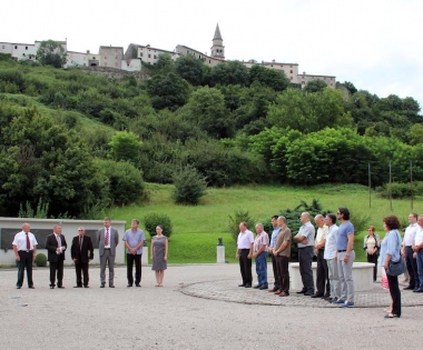 Grad Buzet - Buzećani odali počast braniteljima i palim borcima