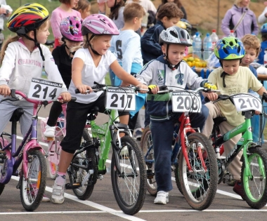 Grad Buzet - Na Mini Pinguentini pedaliralo 85 mališana i djece